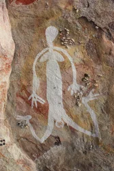 Solide weiße Frauenfigur